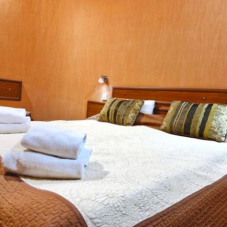 Hotel Pavo Tbilisi Bagian luar foto